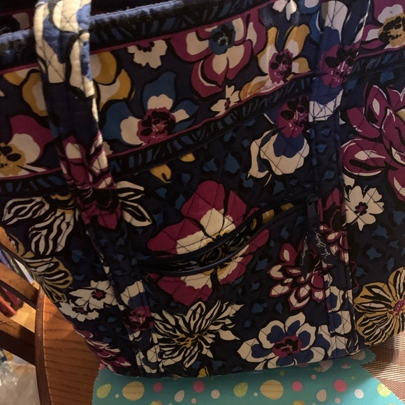 Vera Bradley Tote - Picture 4 of 4